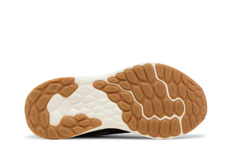 Wmns Fresh Foam Arishi v4 Wide 'Black Gold Gum'