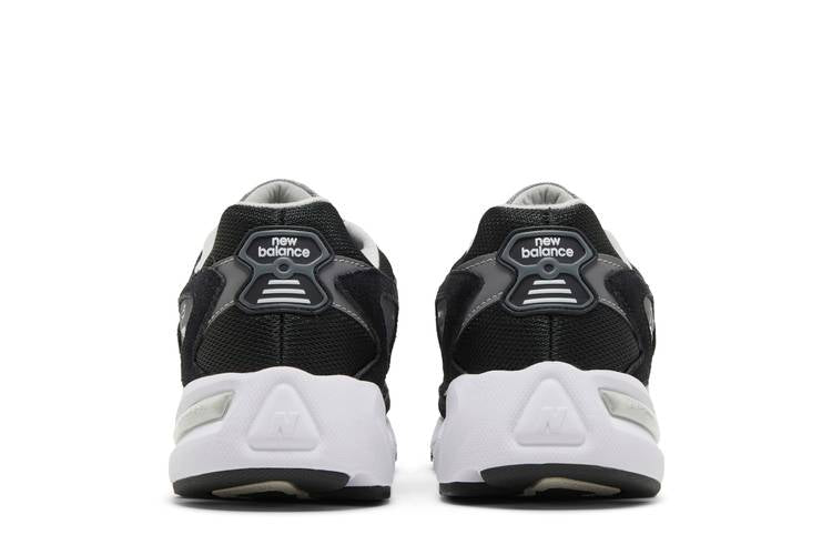 725 'Black Metallic Silver'