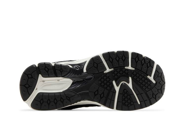 2002R Big Kid Wide 'Black Phantom'