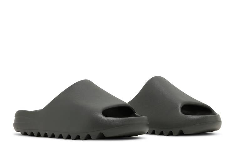 Yeezy Slides 'Dark Onyx'