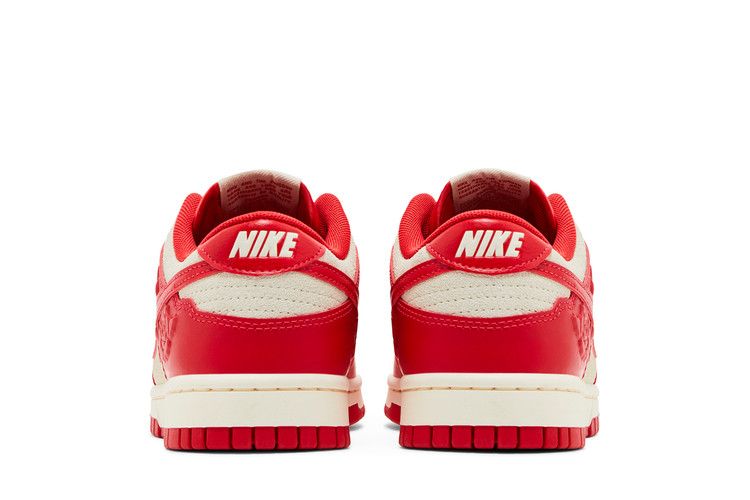 Wmns Dunk Low 'Roses'