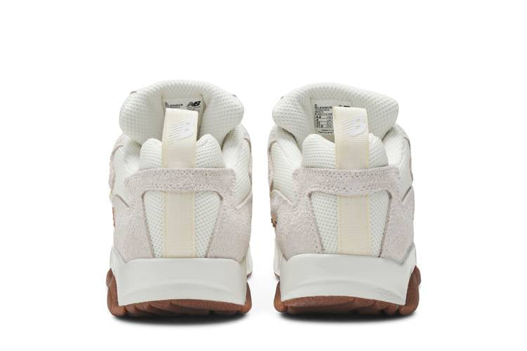 No Vacancy Inn x 650 'Water and WiFi'