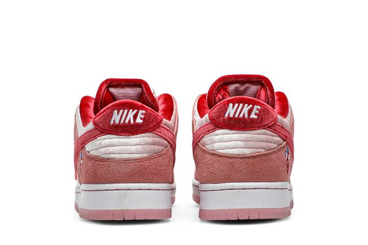 StrangeLove x Dunk Low SB 'Valentine's Day' Special Box
