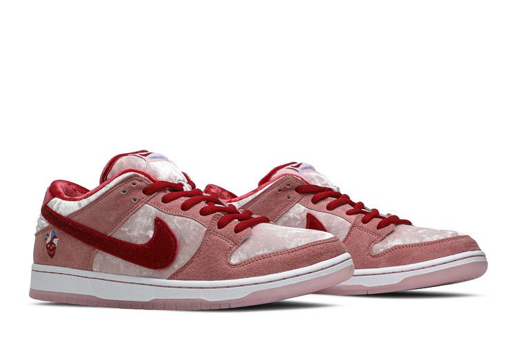 StrangeLove x Dunk Low SB 'Valentine's Day' Special Box