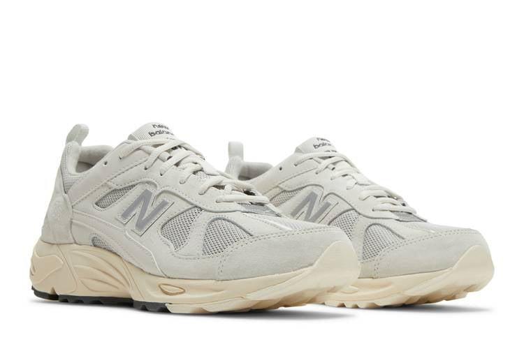 878 'Light Grey'