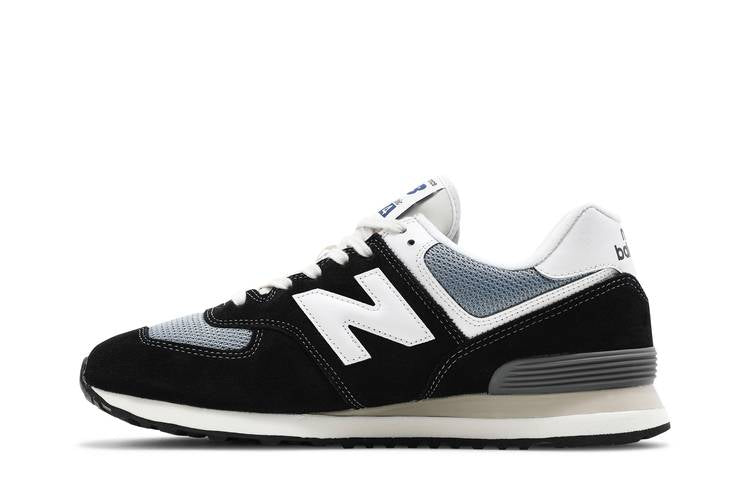 574 'Black Reflection'