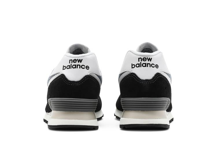 574 'Black Reflection'