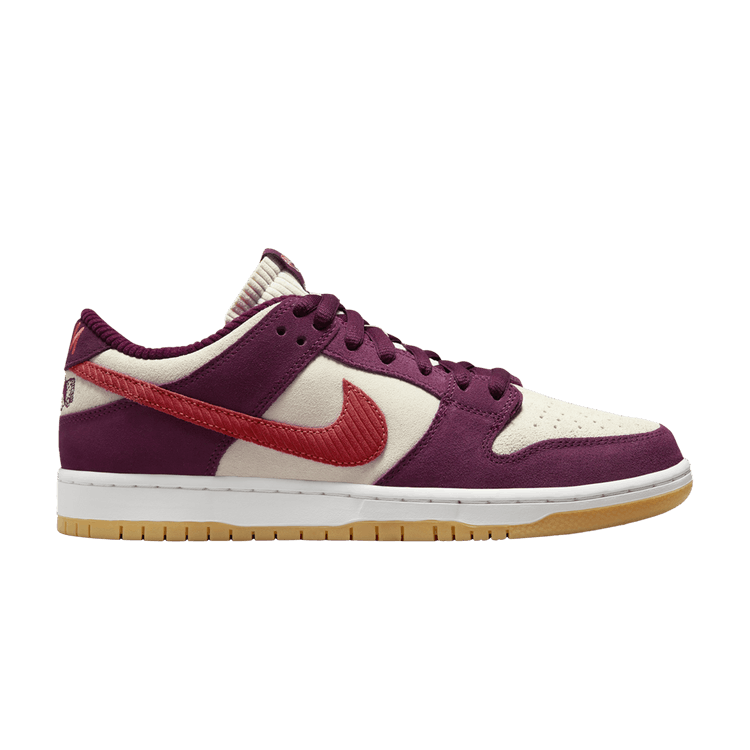 Skate Like a Girl x Dunk Low SB Special Box
