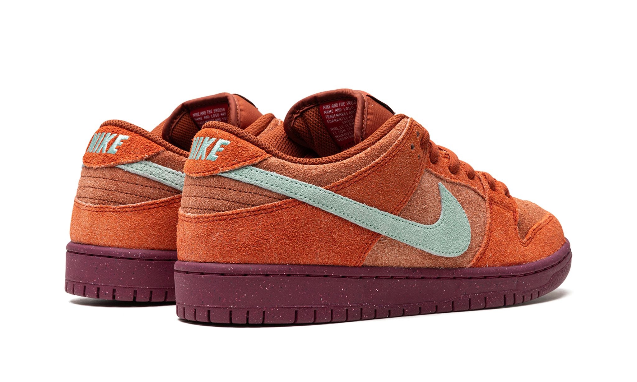 SB Dunk Low Pro Mystic Red