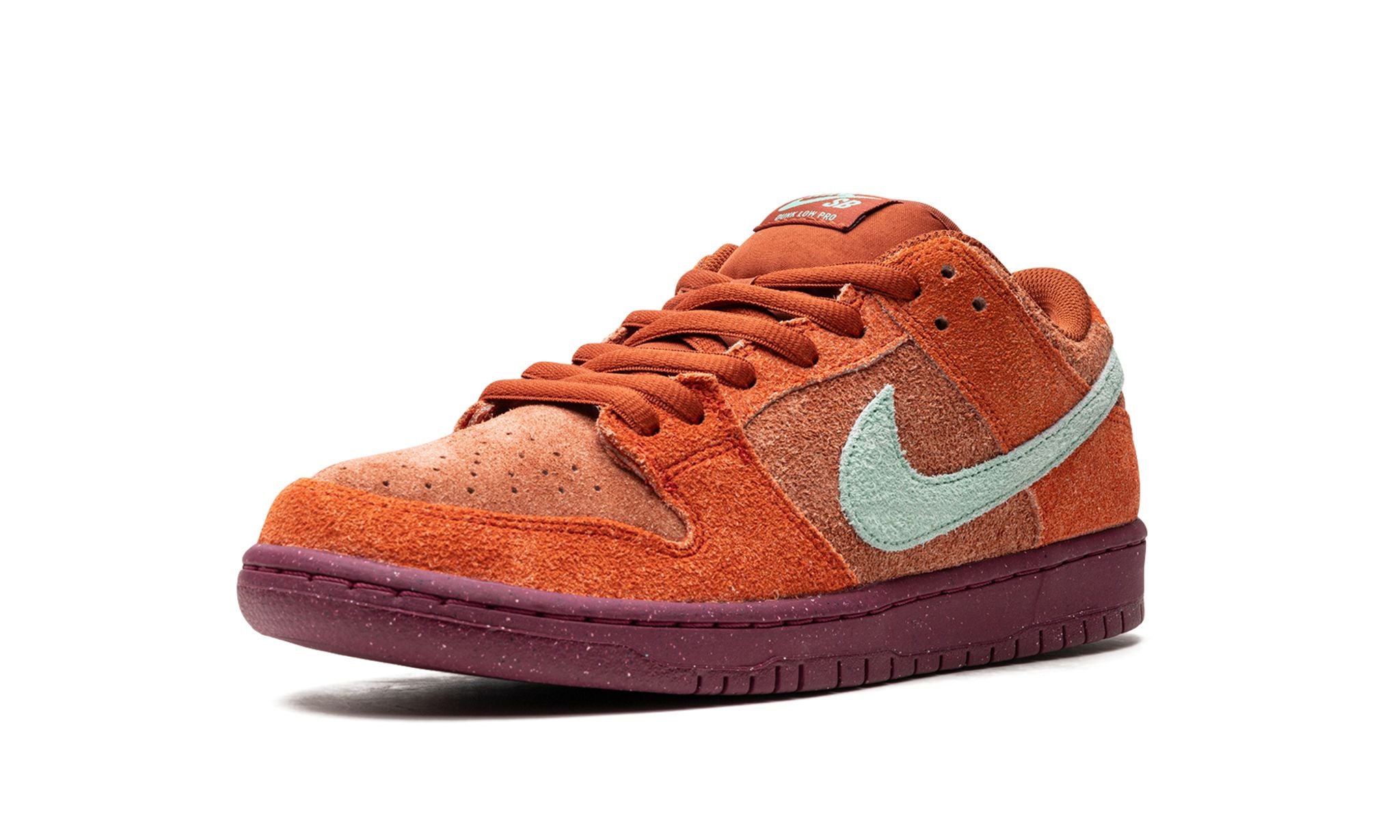 SB Dunk Low Pro Mystic Red