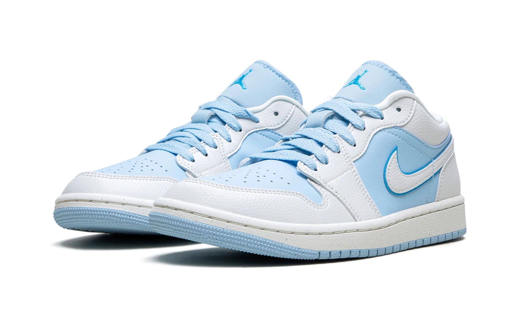Wmns Air Jordan 1 low SE Reverse Ice Blue