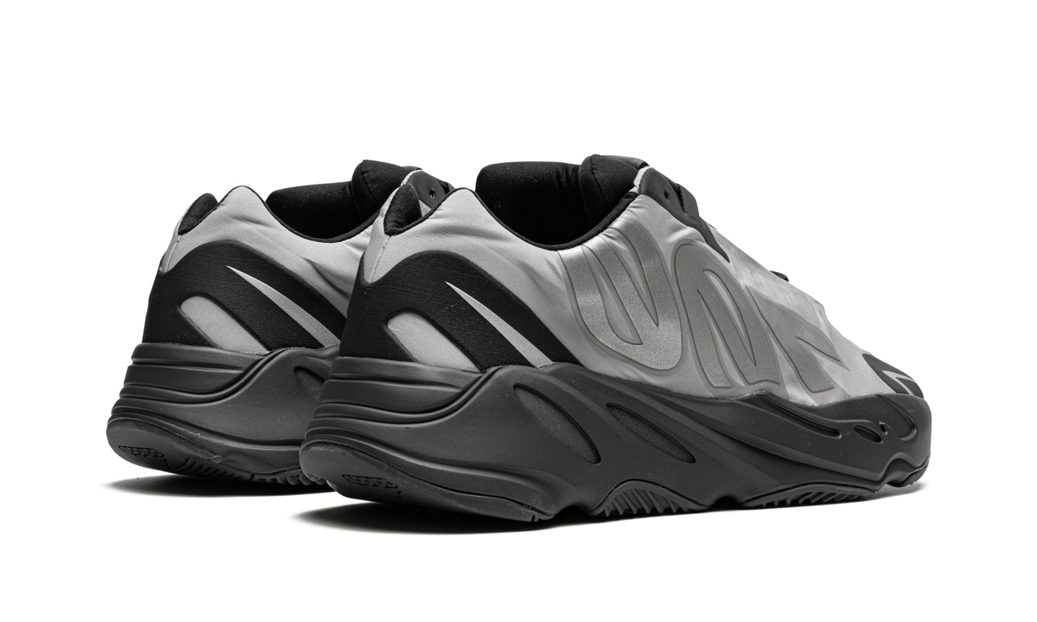 Yeezy Boost 700 Mnvn Metallic