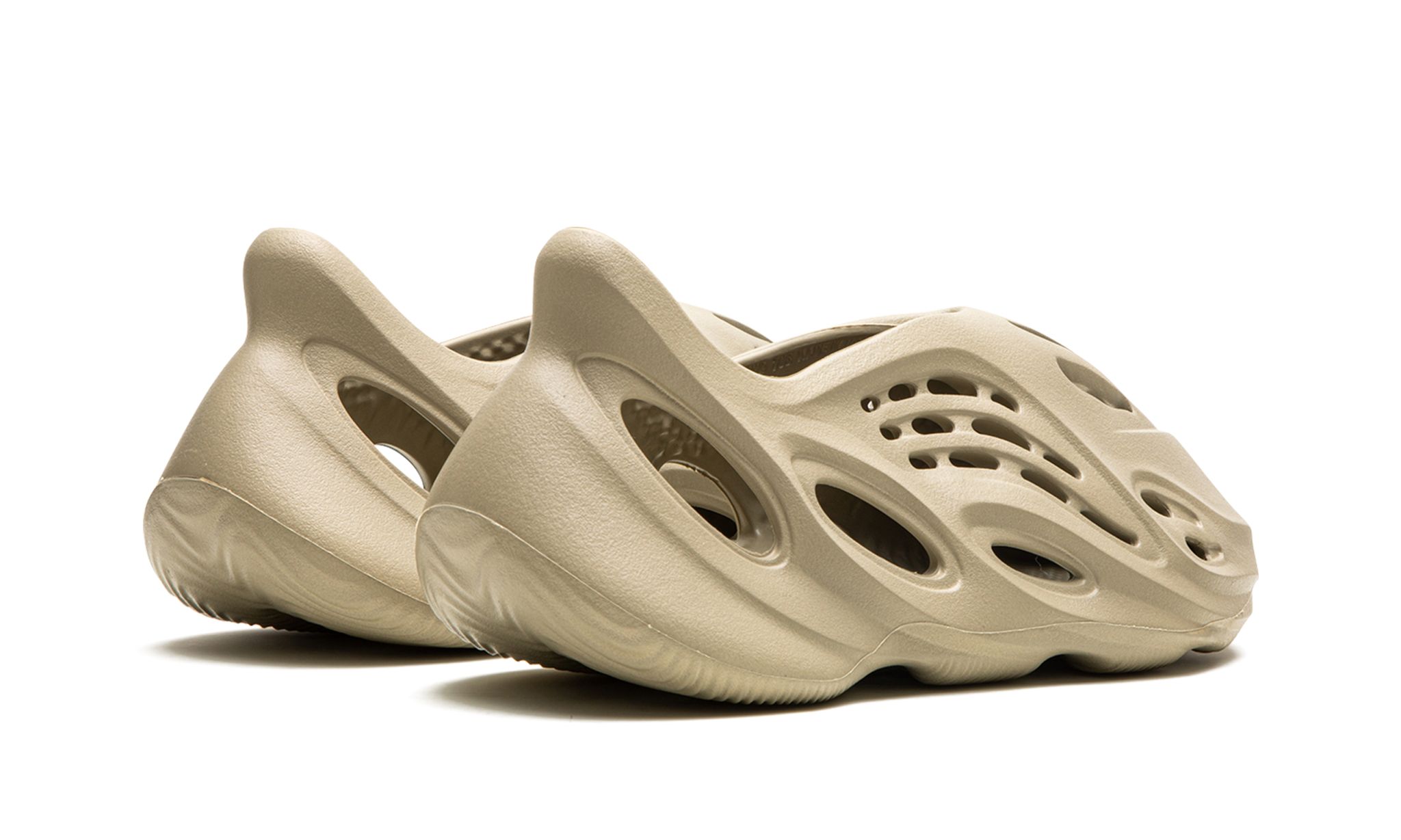 Yeezy Foam Rnnr Stone Salt