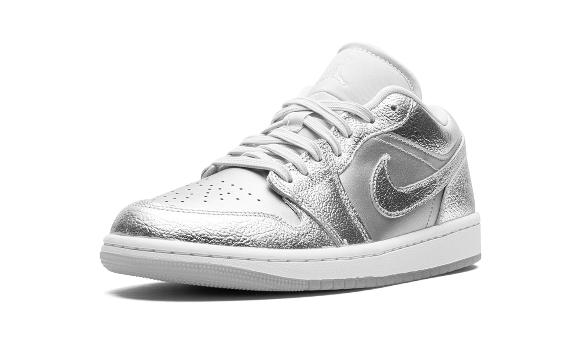 Wmns Air Jordan 1 Low SE 'Metallic Silver'