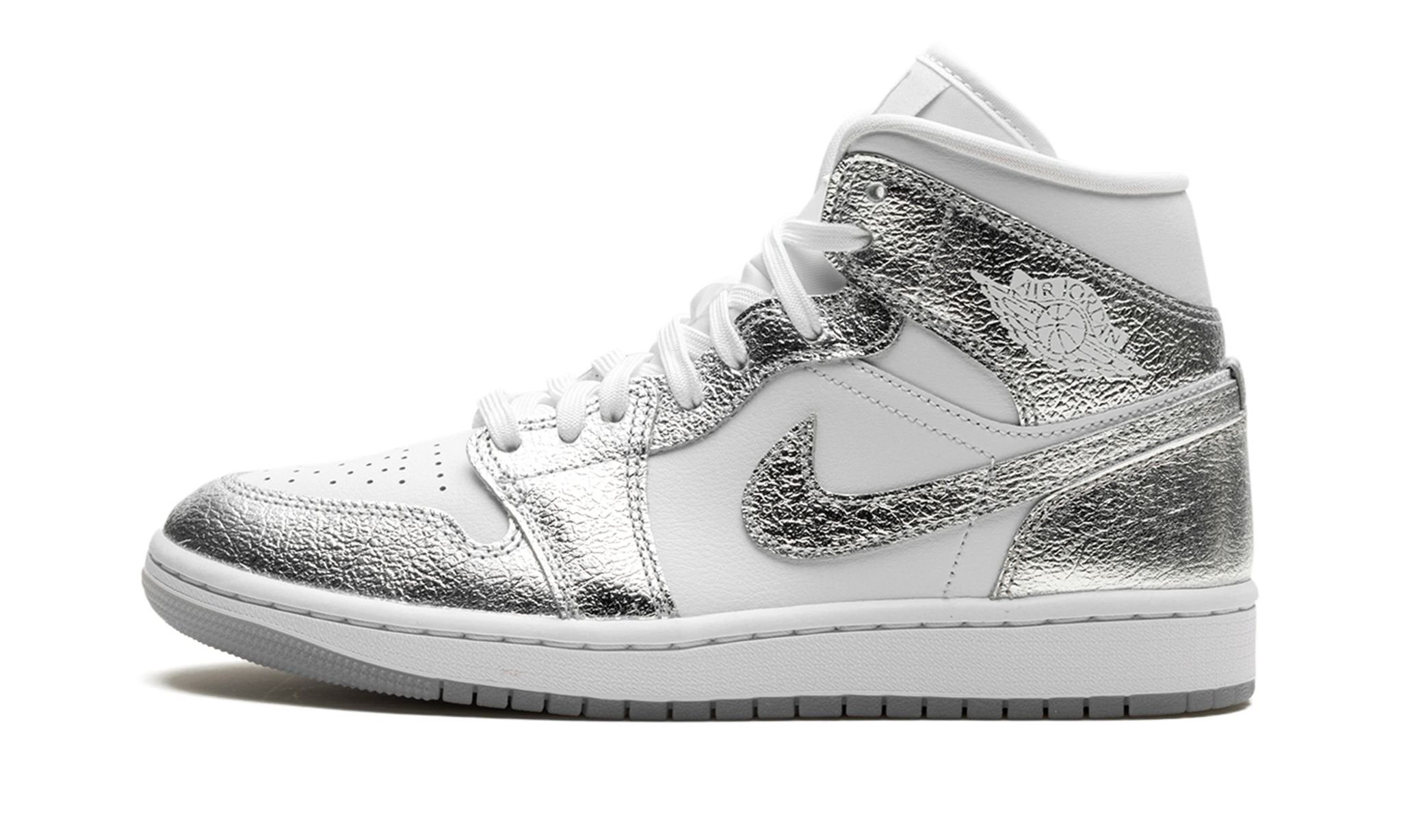 Wmns Air Jordan 1 Mid SE 'Metallic Silver'