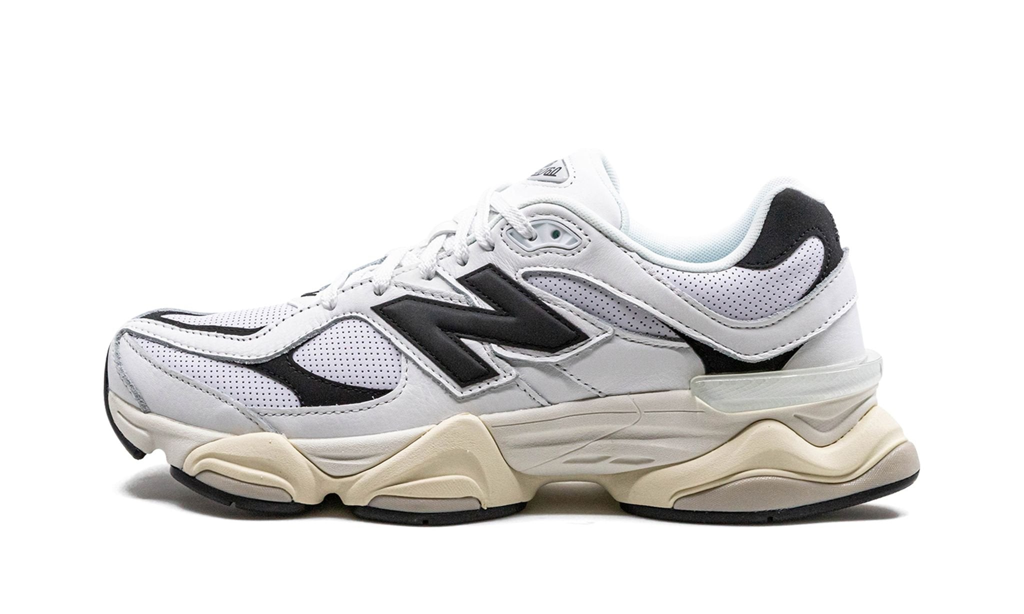 9060 'White Black'