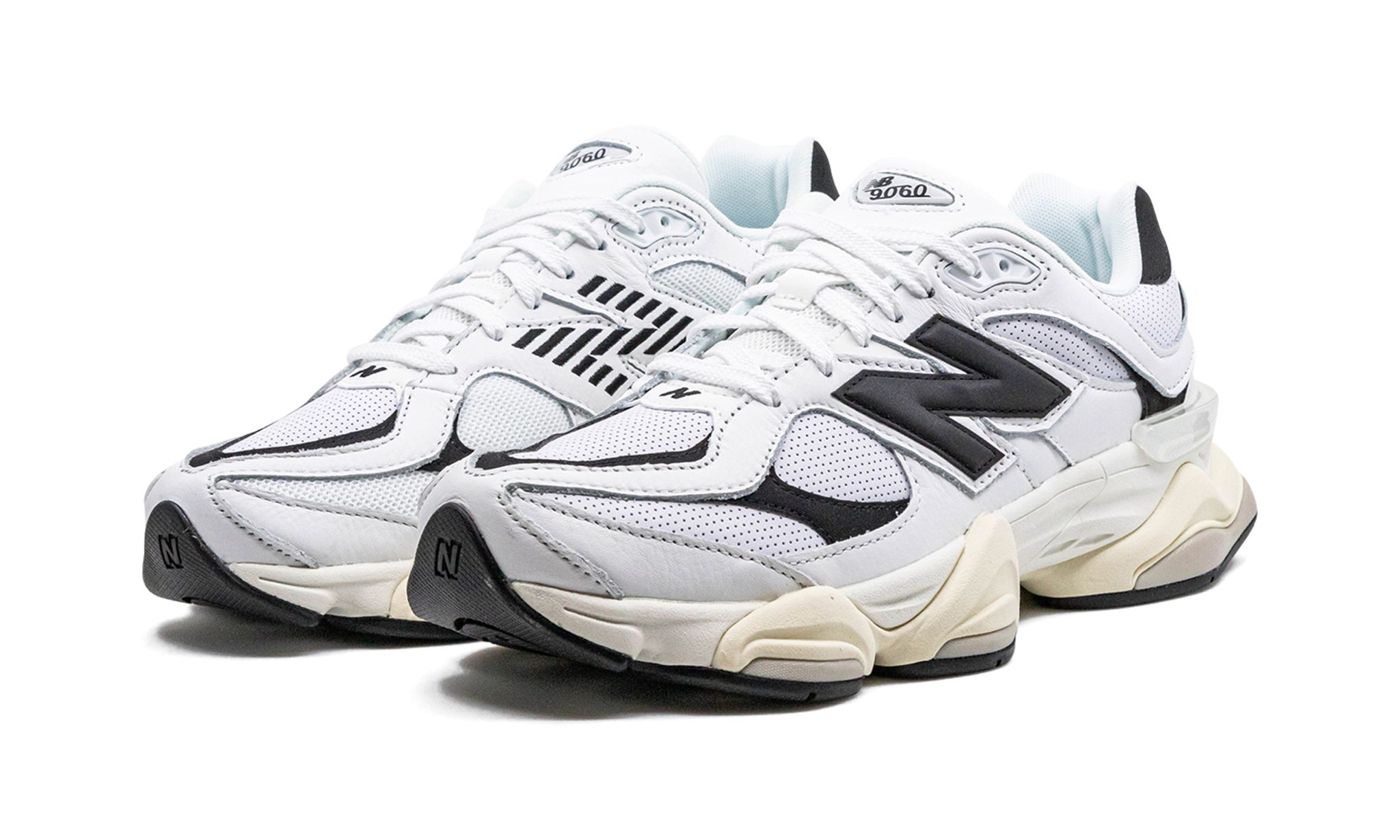 9060 'White Black'