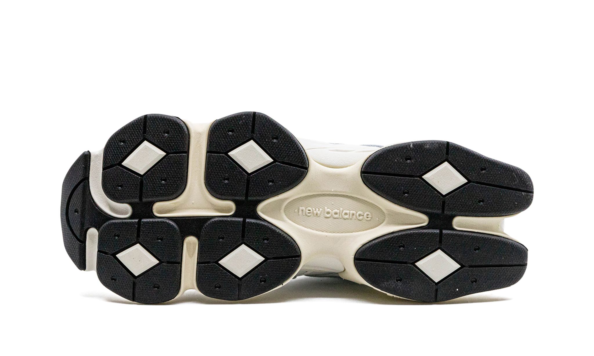 9060 'White Black'
