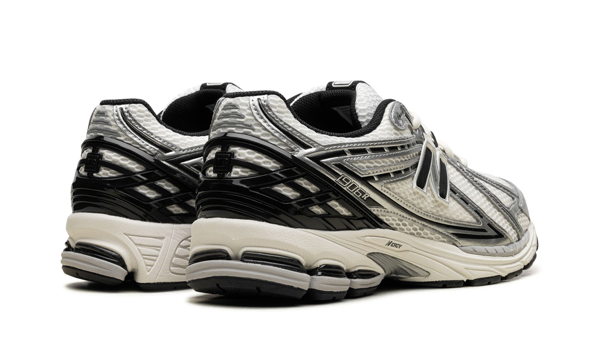 1906R 'Silver Metallic Black'