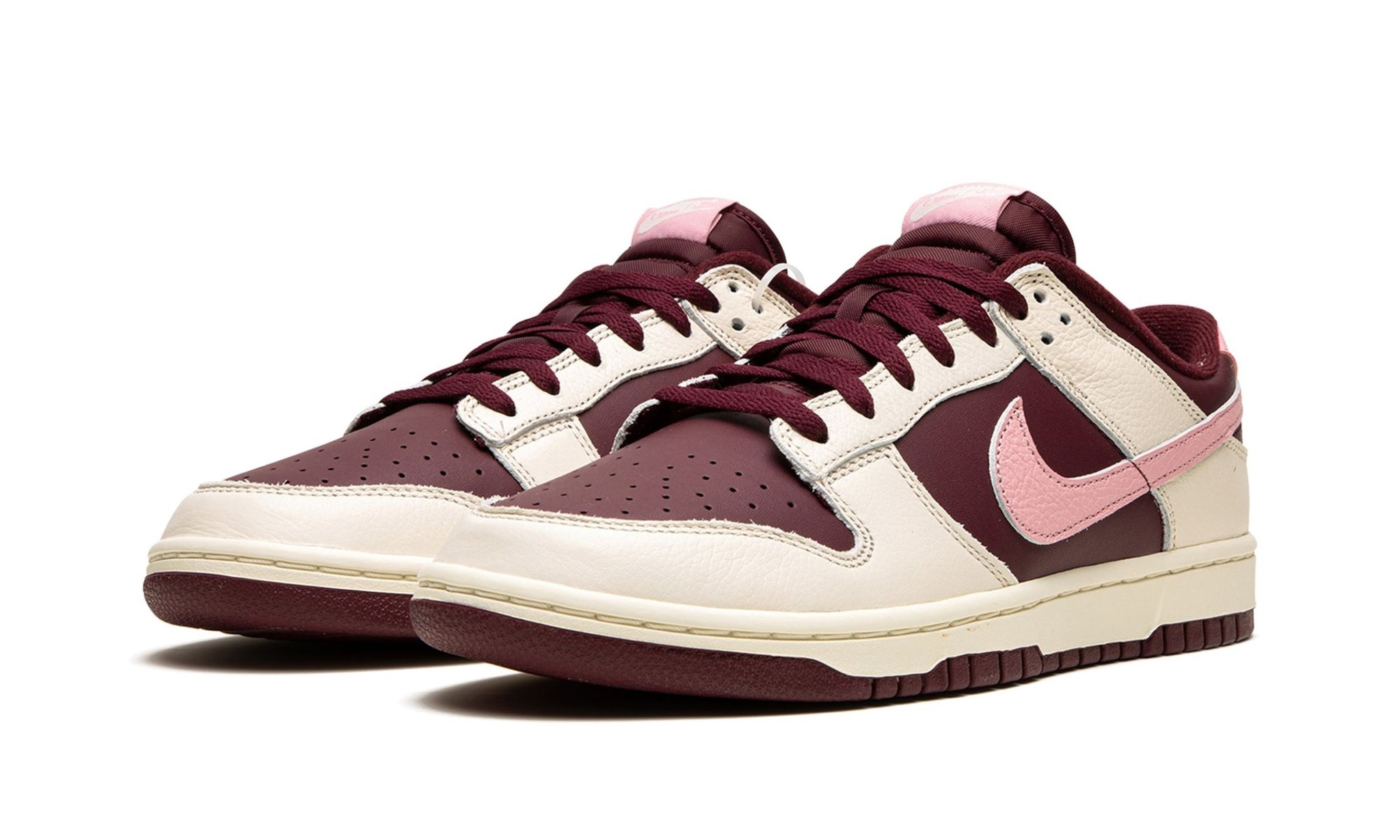 Dunk Low Valentines Day (2023)