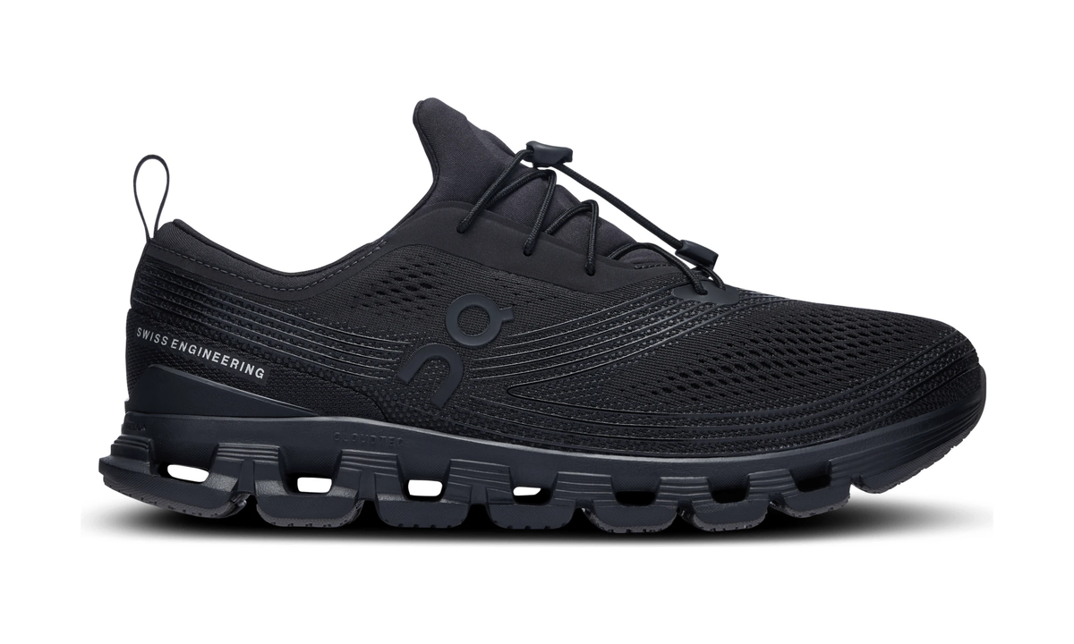 ON Cloud X Z5 'All Black' - Guerdon Kicks -