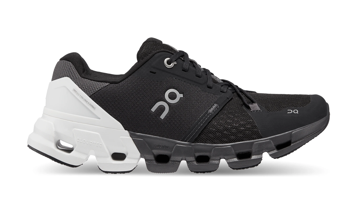 Cloudflyer 4 Wide Black | White W