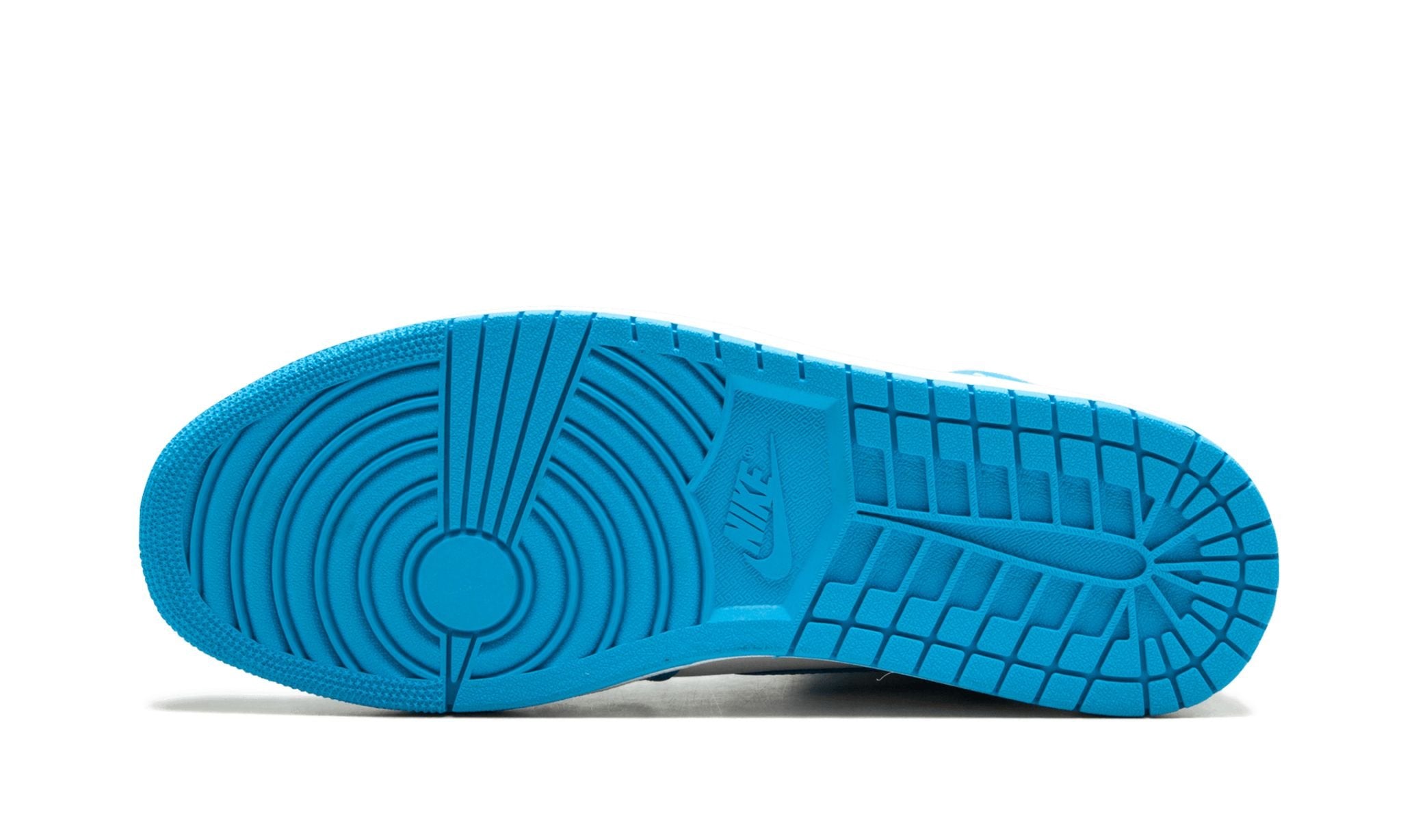 Air Jordan 1 Retro Unc