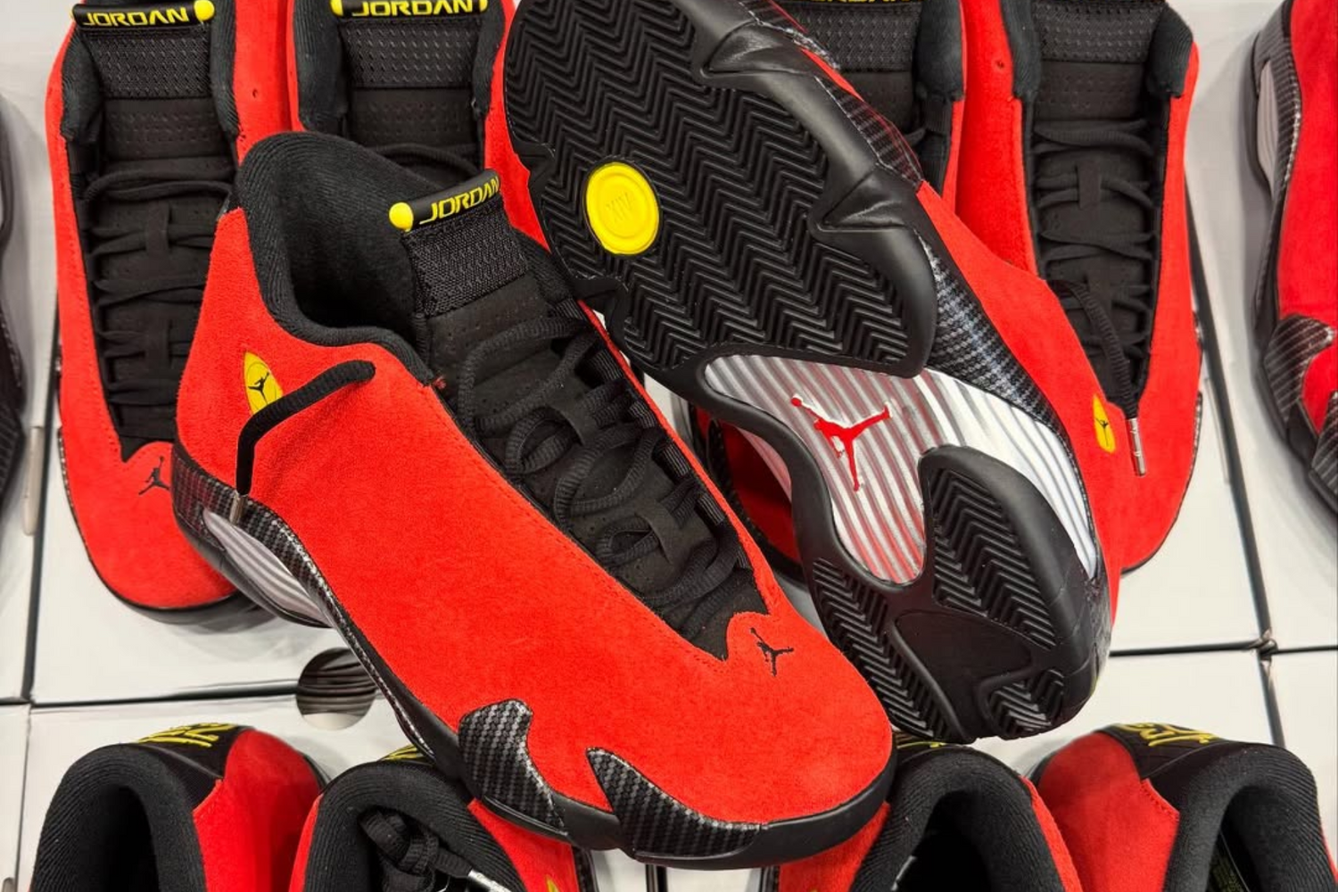  Air Jordan 14 Ferrari
