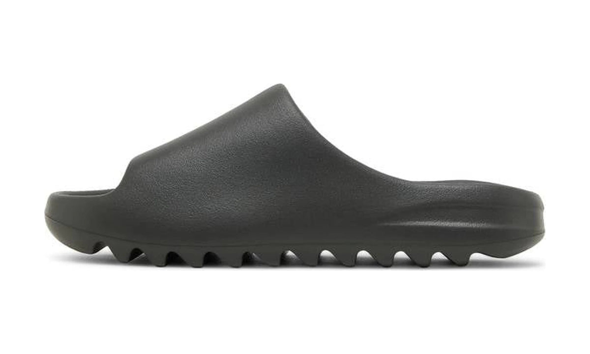 Yeezy Slides 'Dark Onyx'