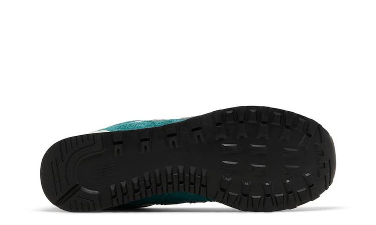 574 'Aqua Green Orange'