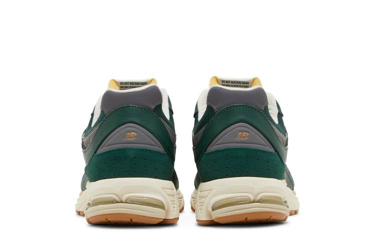 2002R 'Vintage Leather Pack - Green'