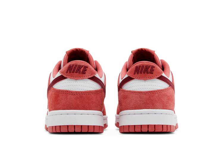 Wmns Dunk Low 'Valentine's Day 2024'