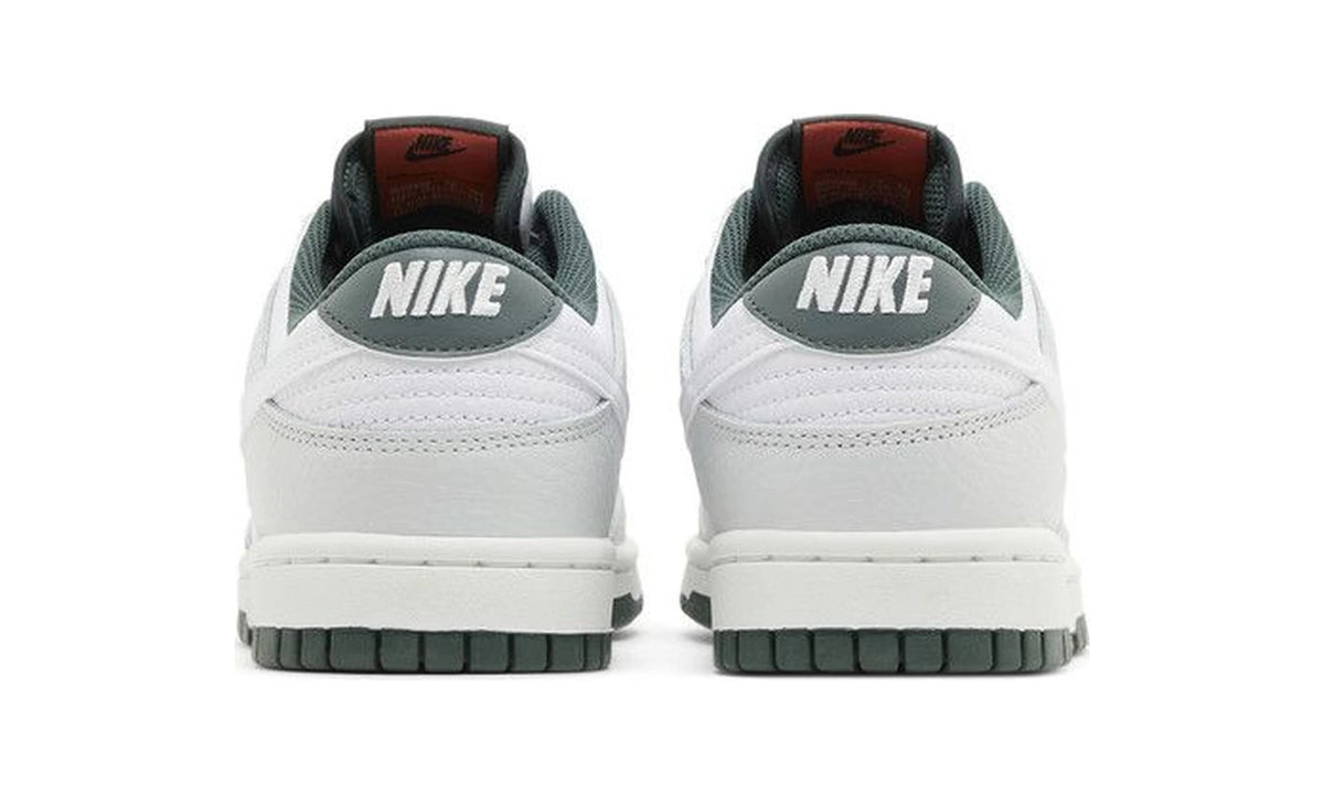 Dunk Low SE 'Photon Dust Vintage Green'
