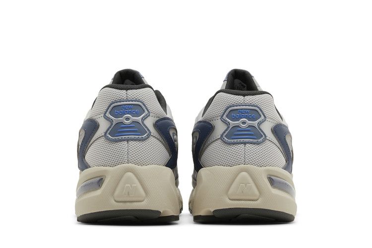 725 'Arctic Grey Silver'