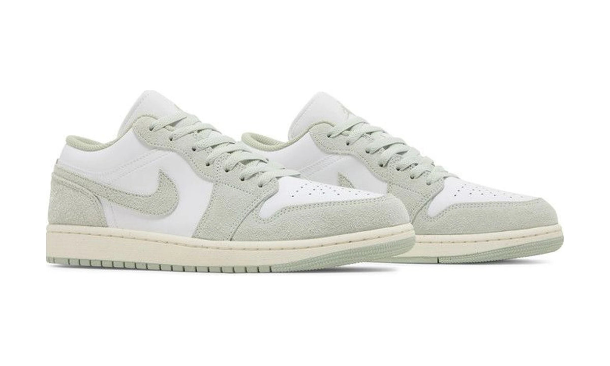Air Jordan 1 Low SE 'Seafoam'