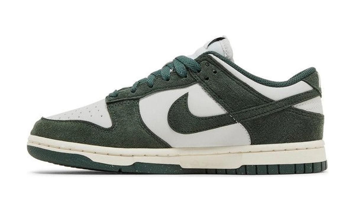 Wmns Dunk Low Next Nature 'Vintage Green'