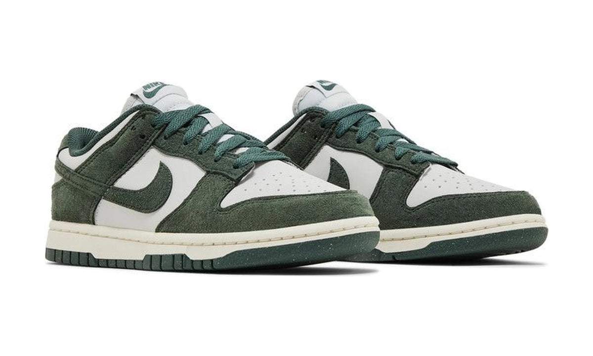 Wmns Dunk Low Next Nature 'Vintage Green'