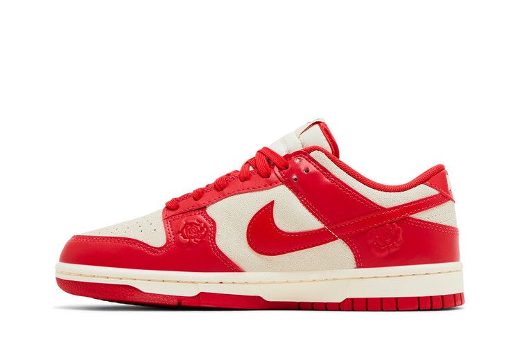 Wmns Dunk Low 'Roses'