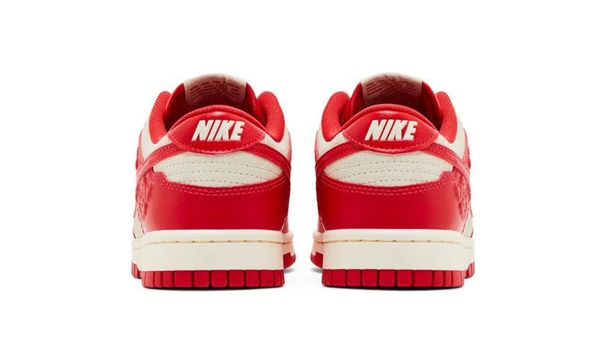 Wmns Dunk Low 'Roses'