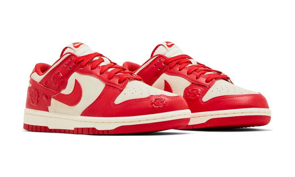 Wmns Dunk Low 'Roses'