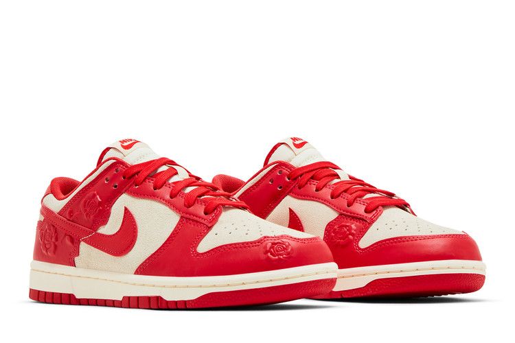Wmns Dunk Low 'Roses'