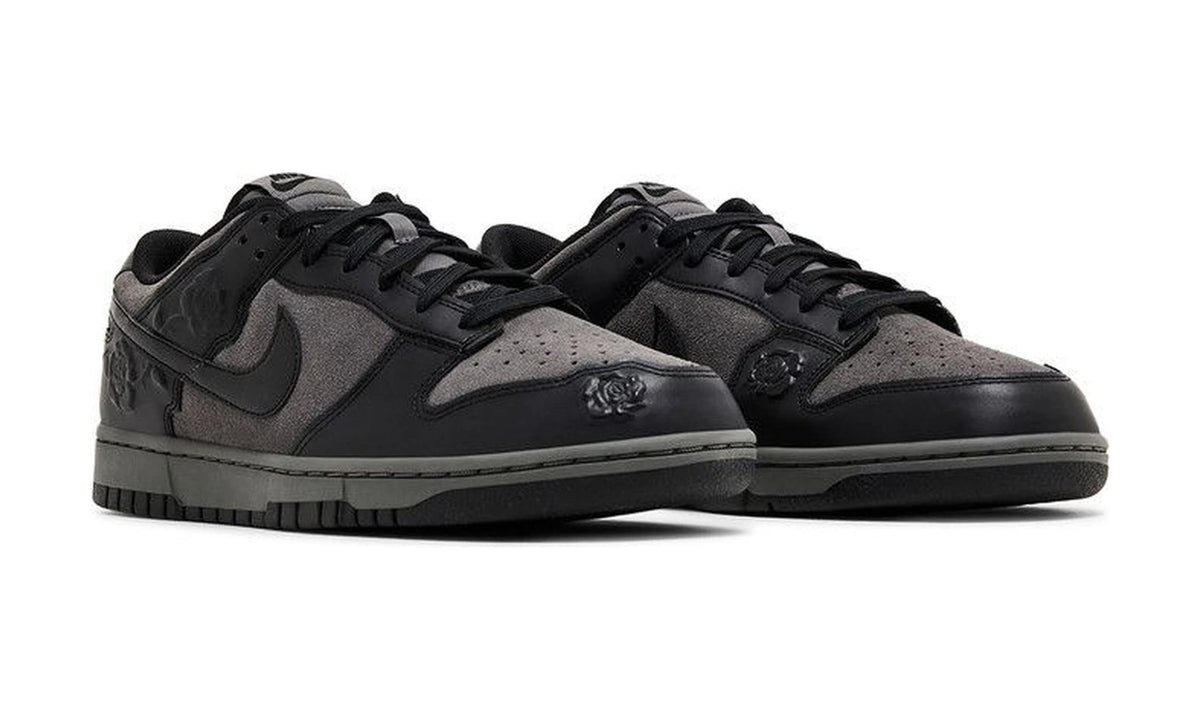 Wmns Dunk Low 'Black Roses'