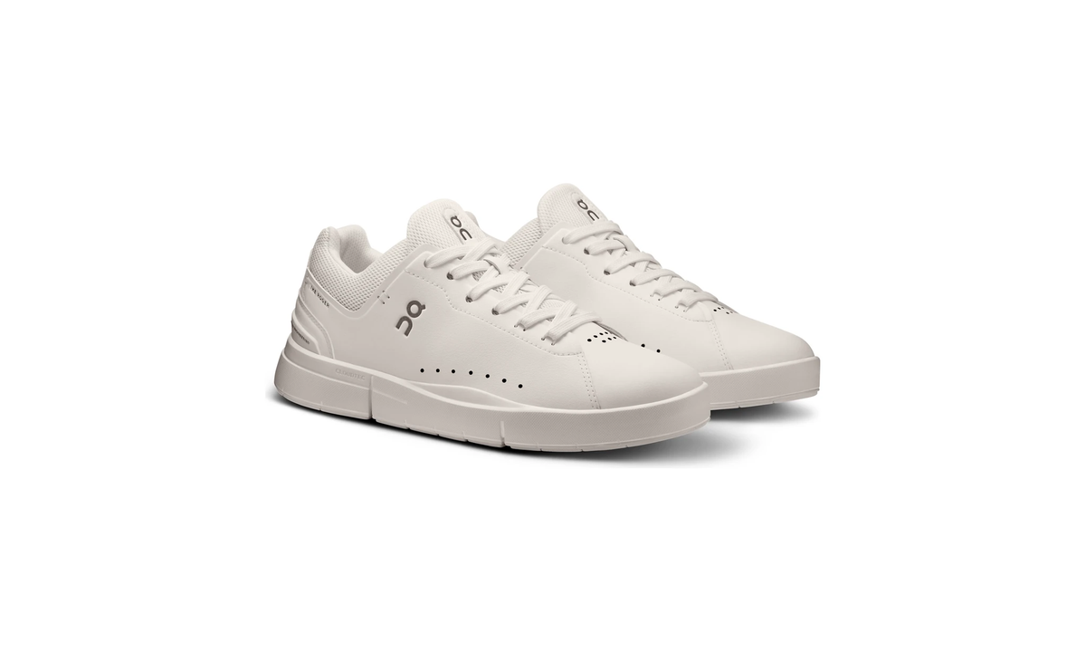 On The Roger Advantage All White (Women's)