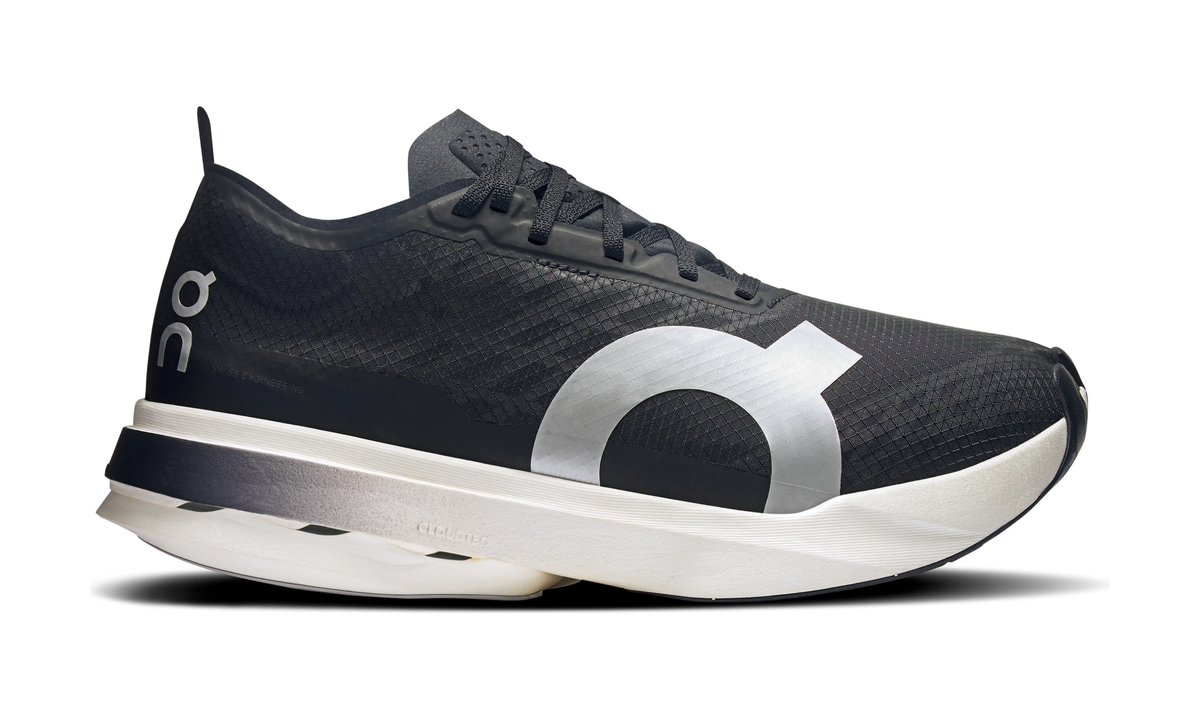 Cloudboom Strike W Black | White