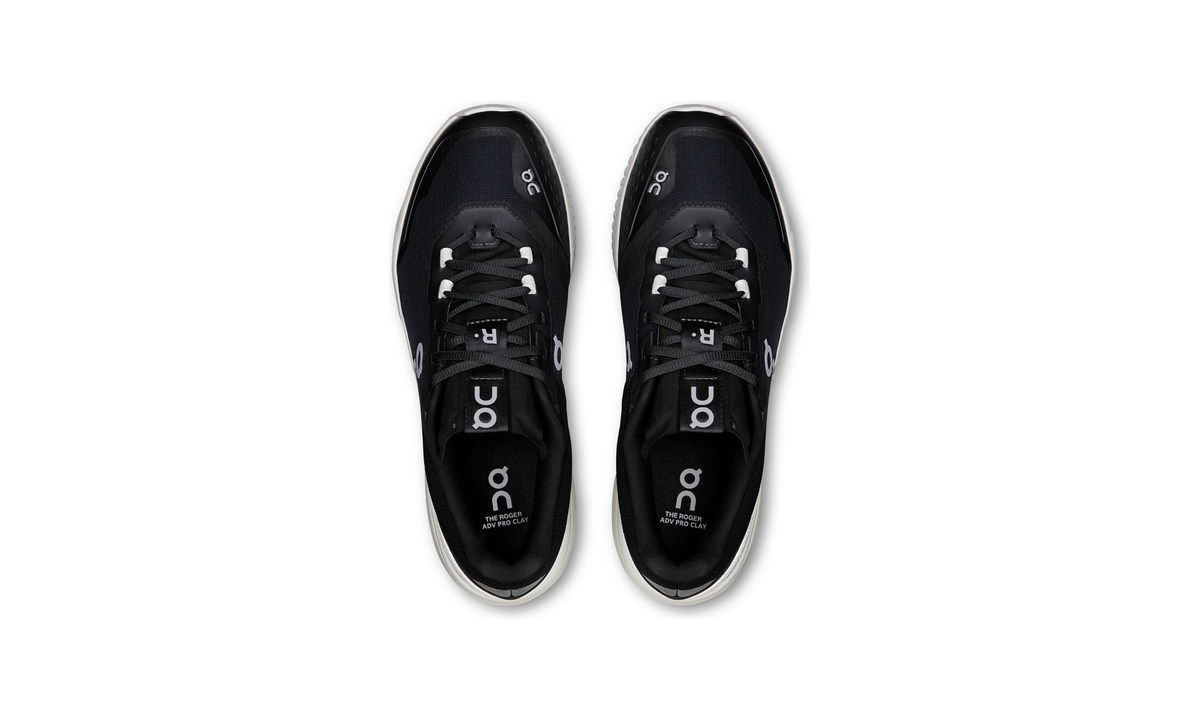 On The Roger Advantage Pro Clay Black White