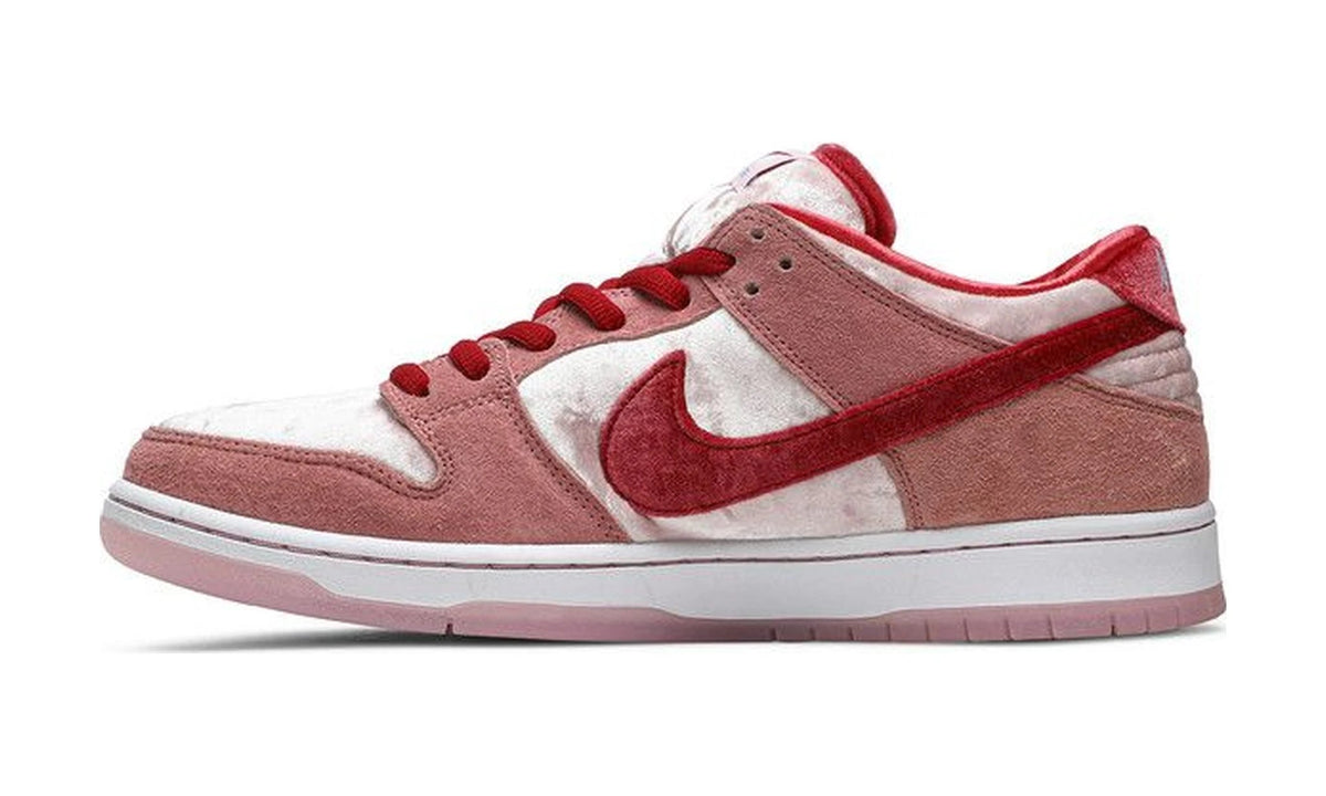StrangeLove x Dunk Low SB 'Valentine's Day' Special Box