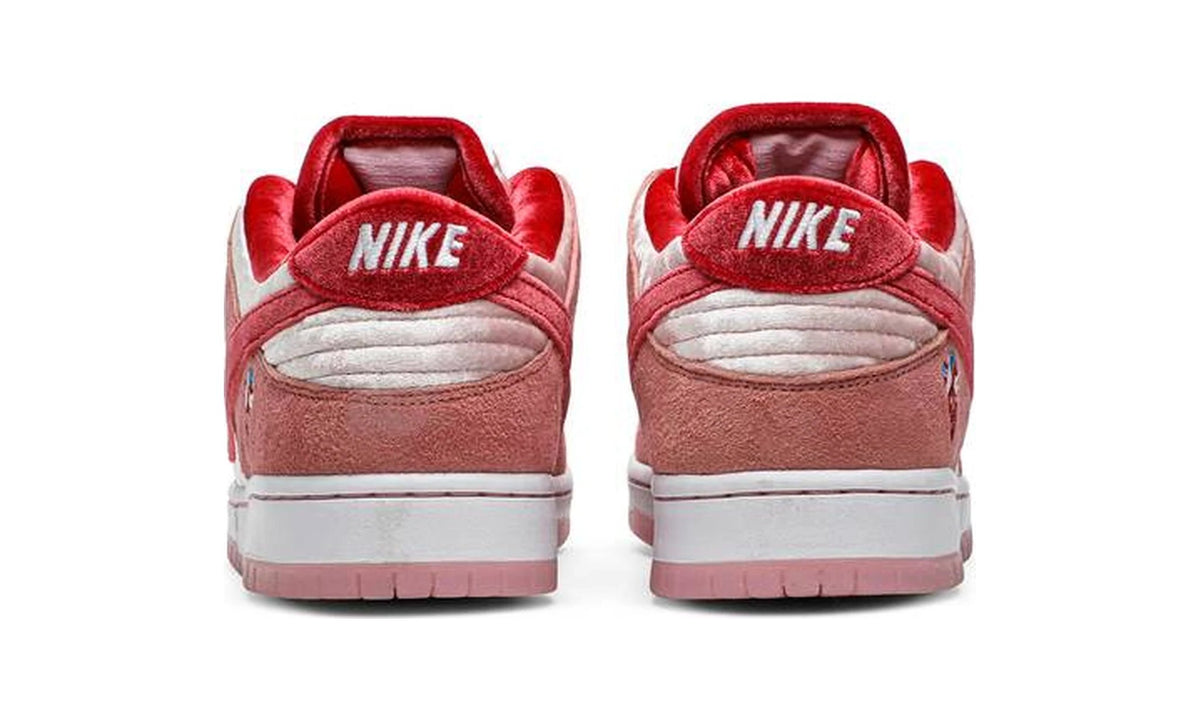 StrangeLove x Dunk Low SB 'Valentine's Day' Special Box