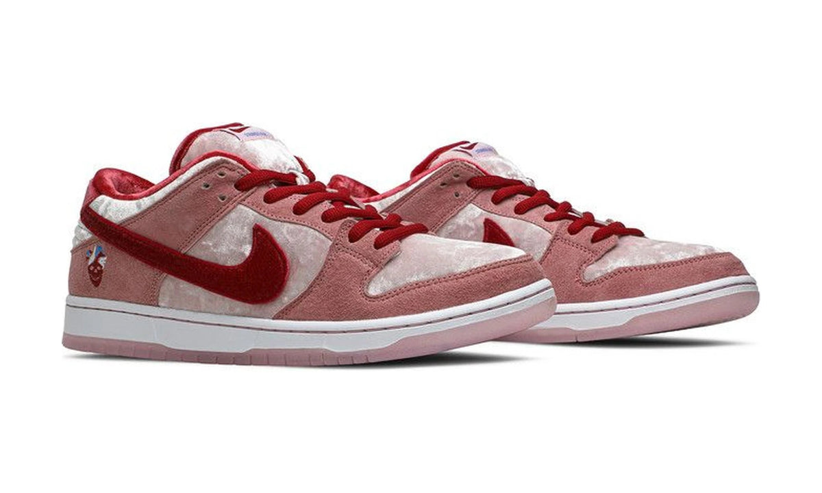StrangeLove x Dunk Low SB 'Valentine's Day' Special Box