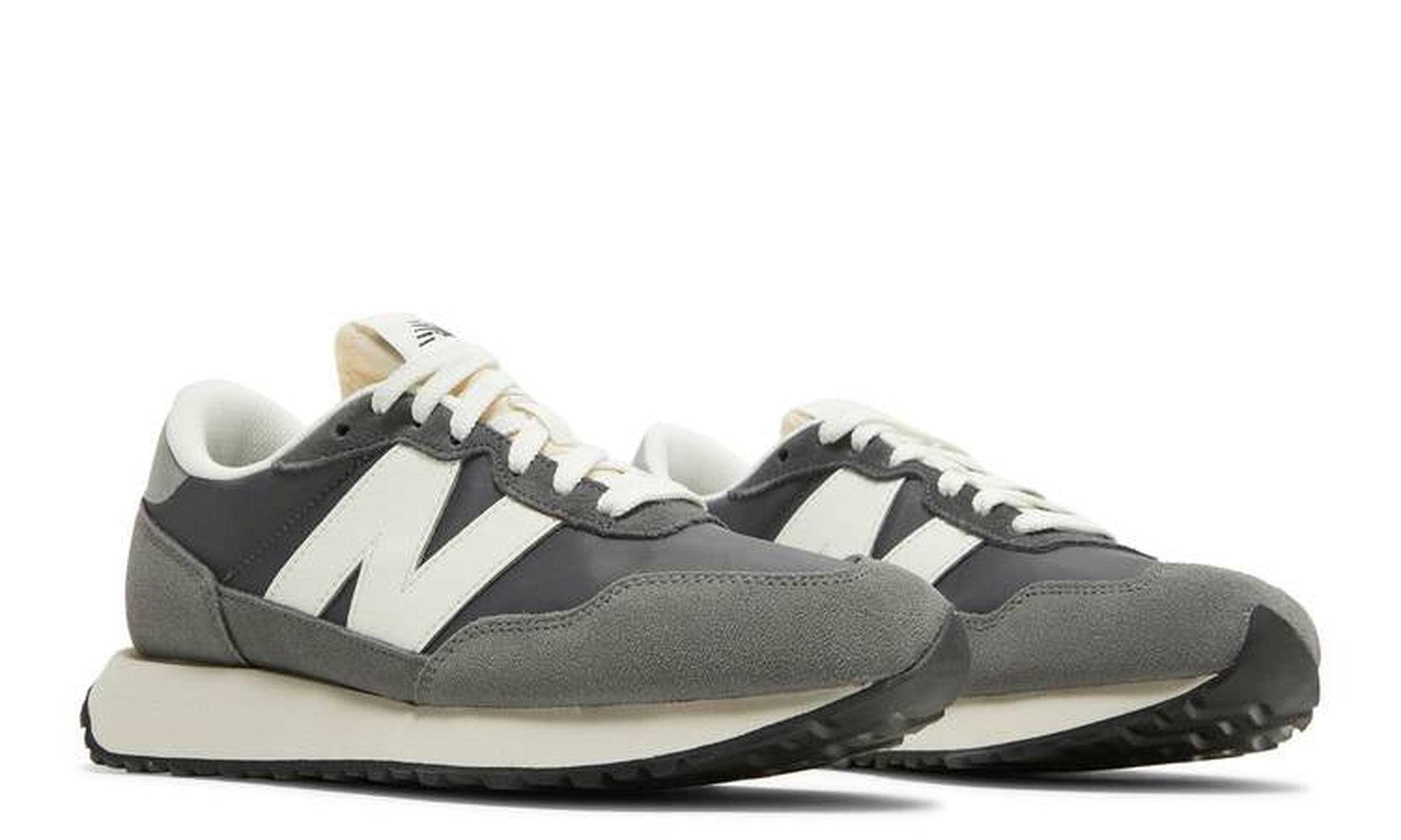 Wmns 237 'Magnet'