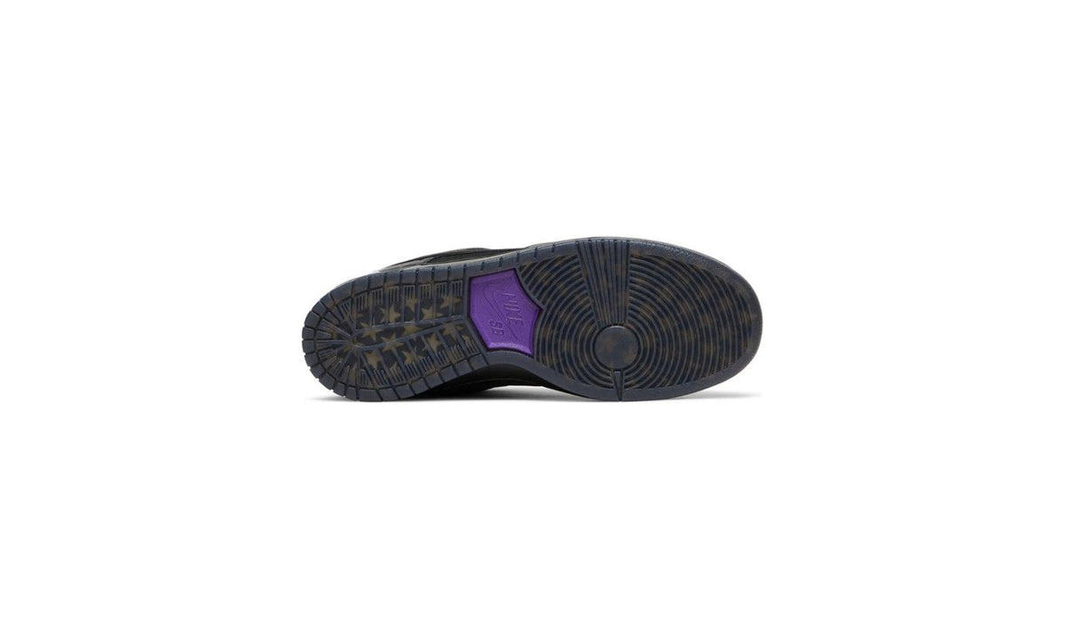 Familia x Dunk Low Pro QS SB 'First Avenue' Special Box
